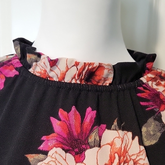LuLaRoe Annabelle Ruffle Tiered Dress Black & Red Floral XS Women’s - Picture 5 of 7